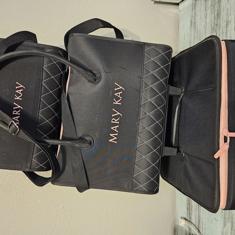 Mary Kay Black Cosmetic Bag with Pink Zipper All Three